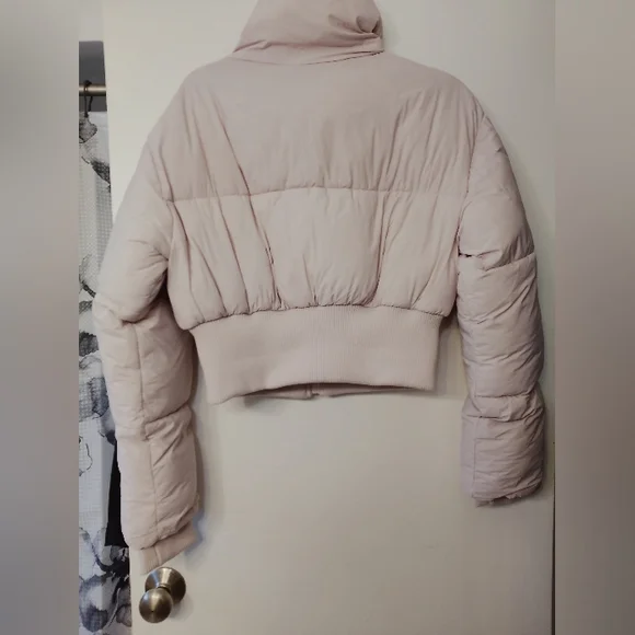 Forever 21 Women's Pink Puffer Jacket - Picture 3 of 11